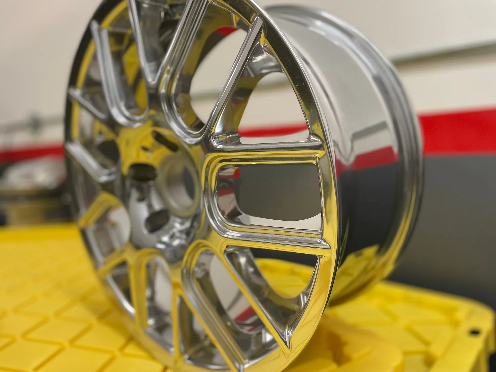 Polished ten-spoke tuner wheel